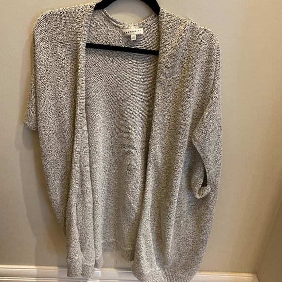 Community Grey Ionic Cape Size XS/S - Picture 1 of 4